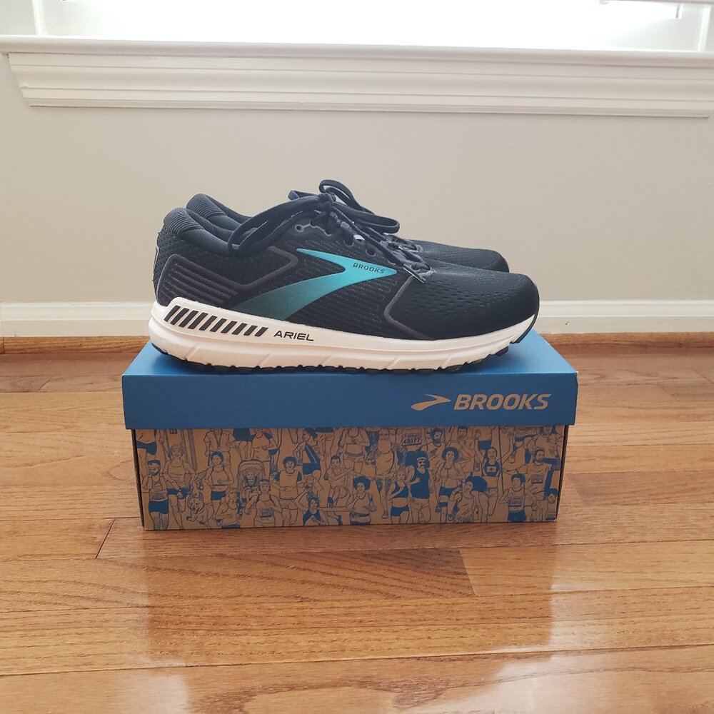 Brooks Ariel 20 running shoes